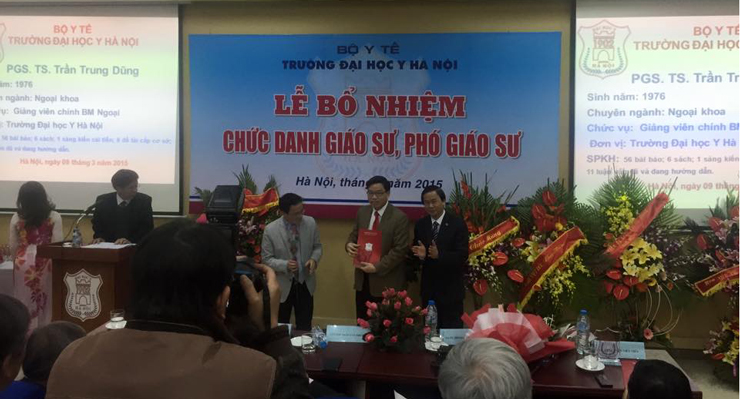 Lễ trao quyết định tại Đại học Y Hà Nội